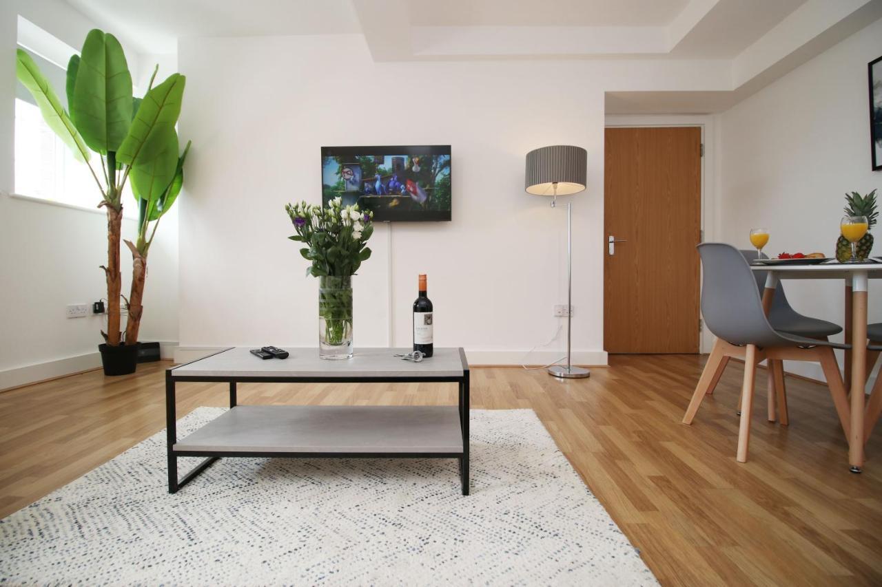 St Thomas Loft Views By Ssw - 2Br, Parking, Sleeps 4, Easy Access To City Centre, Marina, Beach And M4 Swansea Kültér fotó