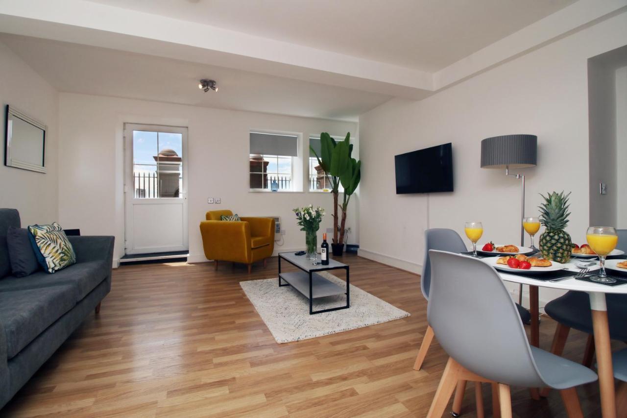 St Thomas Loft Views By Ssw - 2Br, Parking, Sleeps 4, Easy Access To City Centre, Marina, Beach And M4 Swansea Kültér fotó