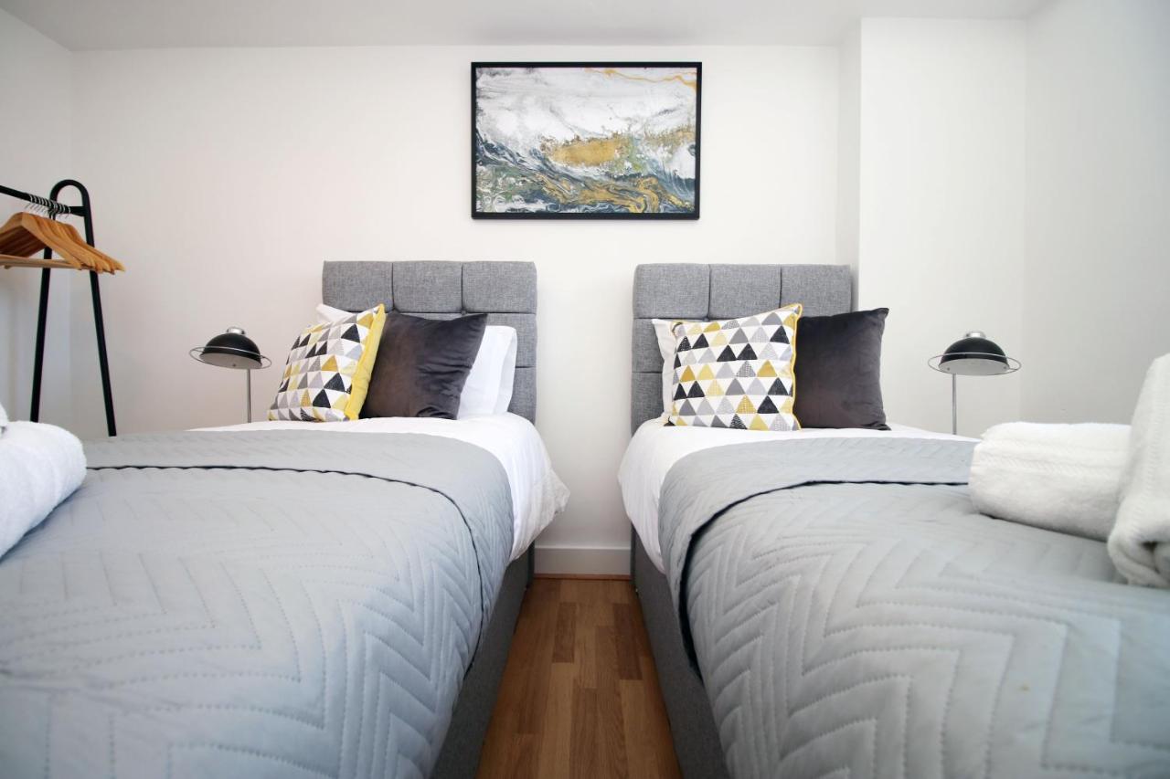 St Thomas Loft Views By Ssw - 2Br, Parking, Sleeps 4, Easy Access To City Centre, Marina, Beach And M4 Swansea Kültér fotó