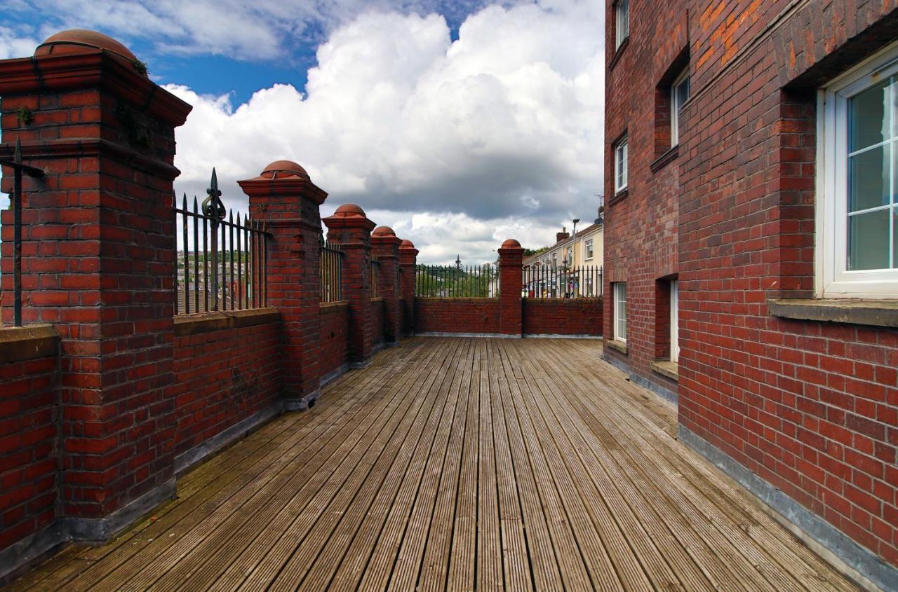 St Thomas Loft Views By Ssw - 2Br, Parking, Sleeps 4, Easy Access To City Centre, Marina, Beach And M4 Swansea Kültér fotó