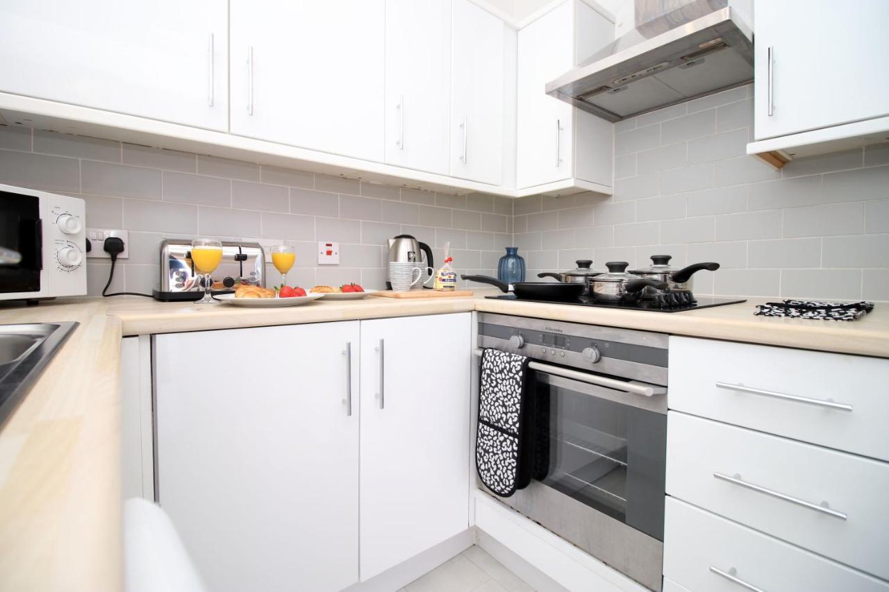 St Thomas Loft Views By Ssw - 2Br, Parking, Sleeps 4, Easy Access To City Centre, Marina, Beach And M4 Swansea Kültér fotó