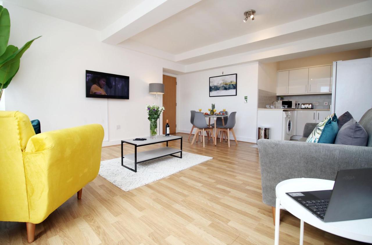 St Thomas Loft Views By Ssw - 2Br, Parking, Sleeps 4, Easy Access To City Centre, Marina, Beach And M4 Swansea Kültér fotó