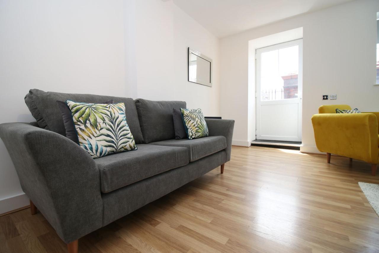 St Thomas Loft Views By Ssw - 2Br, Parking, Sleeps 4, Easy Access To City Centre, Marina, Beach And M4 Swansea Kültér fotó
