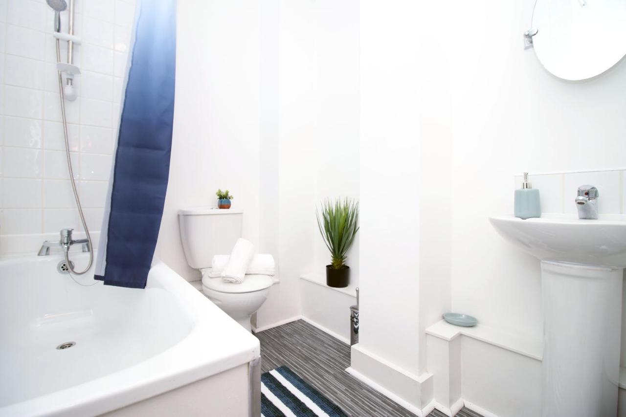 St Thomas Loft Views By Ssw - 2Br, Parking, Sleeps 4, Easy Access To City Centre, Marina, Beach And M4 Swansea Kültér fotó
