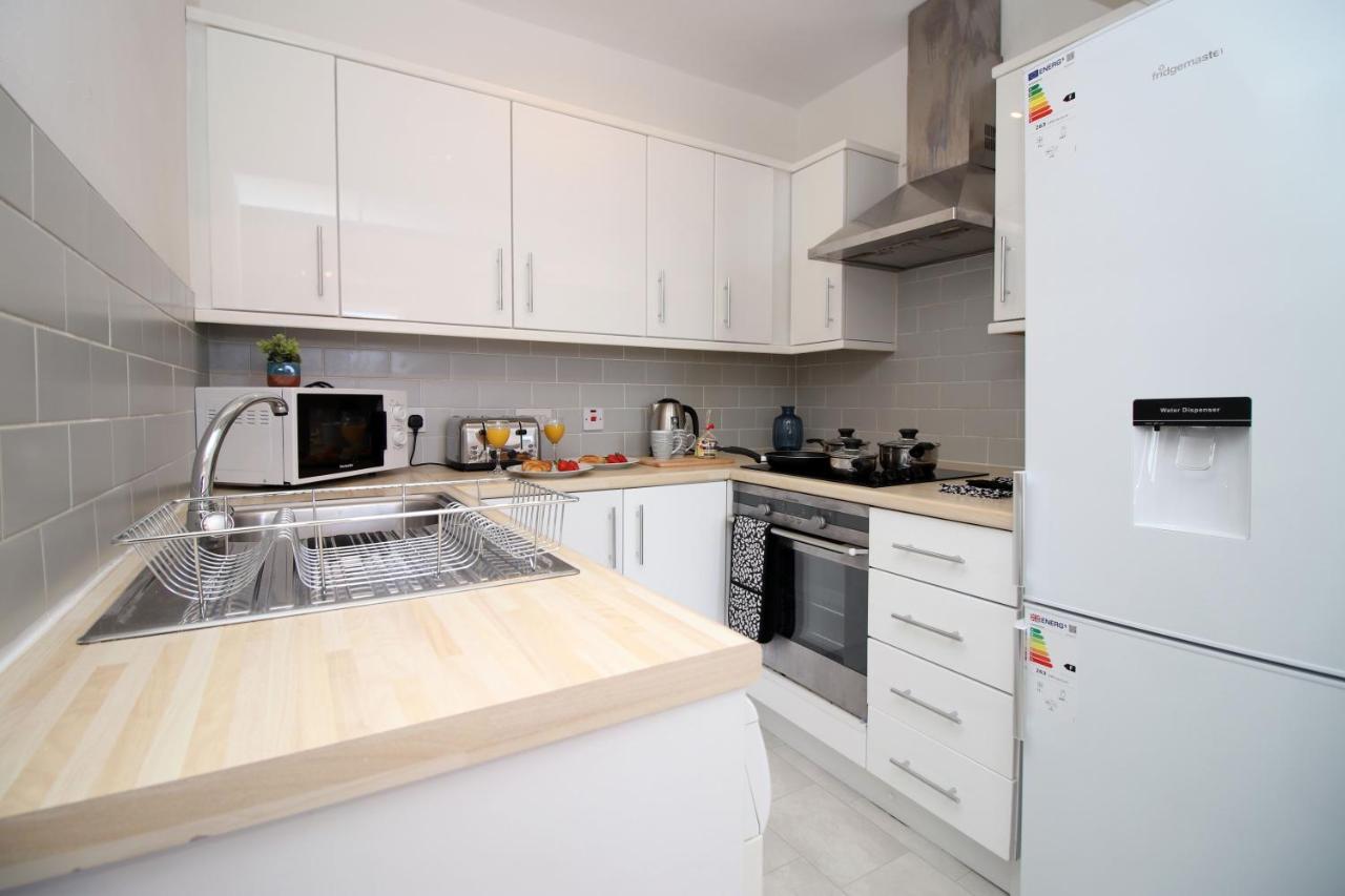St Thomas Loft Views By Ssw - 2Br, Parking, Sleeps 4, Easy Access To City Centre, Marina, Beach And M4 Swansea Kültér fotó
